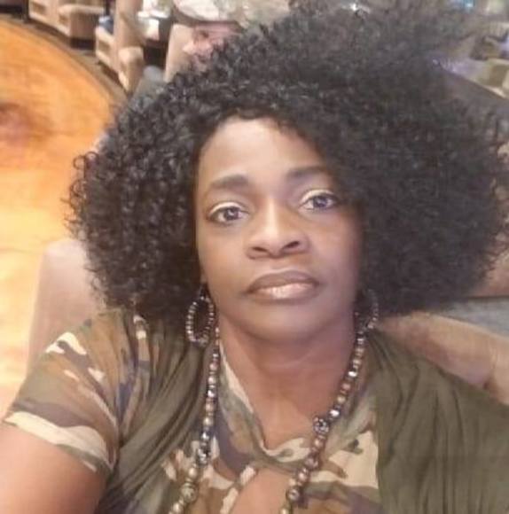 Profile Picture of Michele Mckeown (@mckeownl) on Poshmark