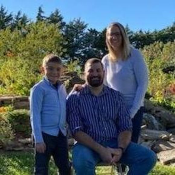 Profile Picture of Robin Ebmeier (@robinebmeier) on Poshmark