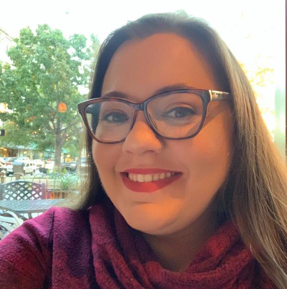 Profile Picture of Christina Wiegand (@cdwiegand07) on Poshmark