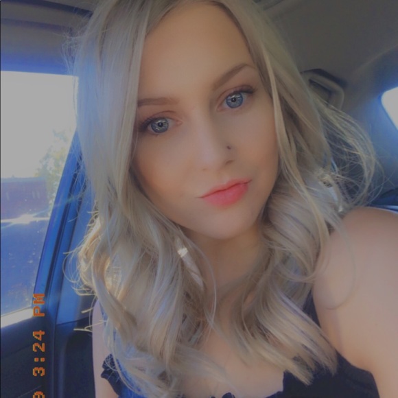 Haila Schuler - Poshmark Profile Picture of Haila Schuler (@haila_schuler) on Poshmark