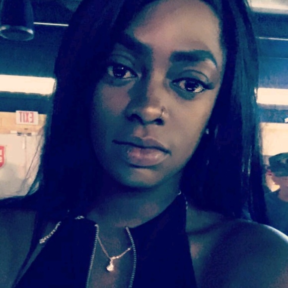 Tiffany Delacroix - Poshmark Profile Picture of Tiffany Delacroix (@tdelacroix) on Poshmark