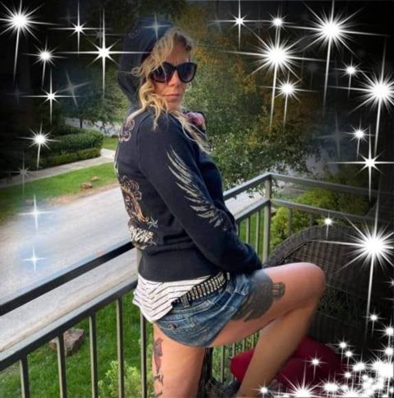 Profile Picture of Kristen Arvay (@karvay) on Poshmark