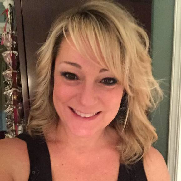 Profile Picture of Christine Wernicki (@cwernicki) on Poshmark