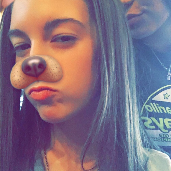 Taylor Hazlett - Poshmark Profile Picture of Taylor Hazlett (@taylornh7) on Poshmark