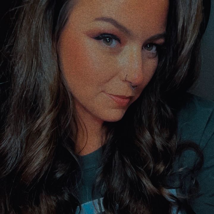 Profile Picture of Carrie (@@itscarriebelle) on Tiktok