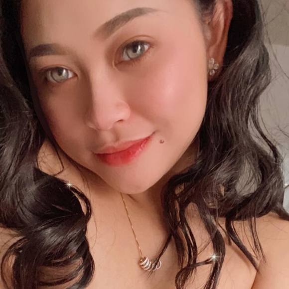 Profile Picture of Janina anne Tayag (@jhaninahan) on Poshmark