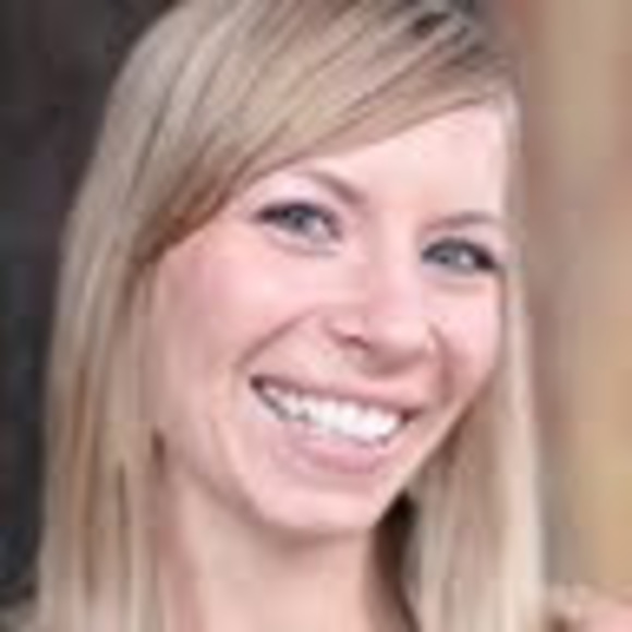 Profile Picture of Rachel Castlen (@rachelcastlen) on Poshmark