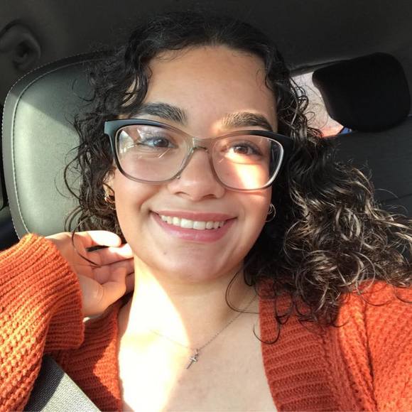 Sandra Sousa - Poshmark Profile Picture of Sandra Sousa (@sandrasousa262) on Poshmark