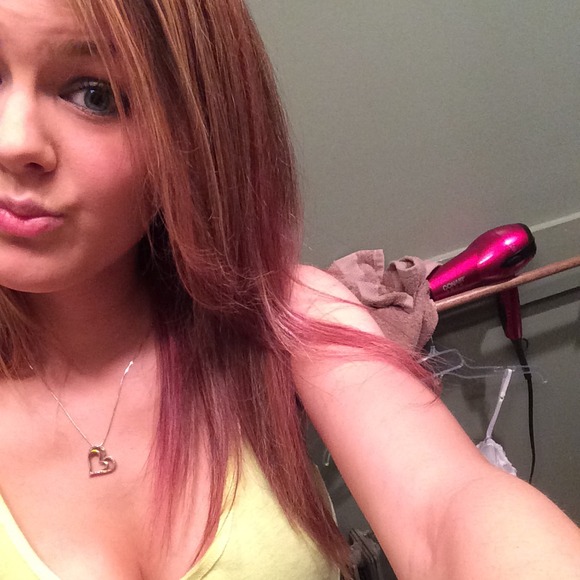 Ashley Wakeling - Poshmark Profile Picture of Ashley Wakeling (@wakelingashley) on Poshmark