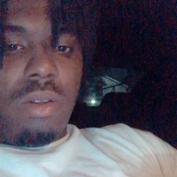 Profile Picture of Alexander Mitchell (@benditovahoe) on Poshmark