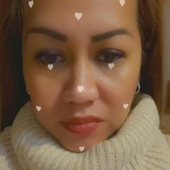 Profile Picture of Dg Dalisay (@deegee1130) on Poshmark