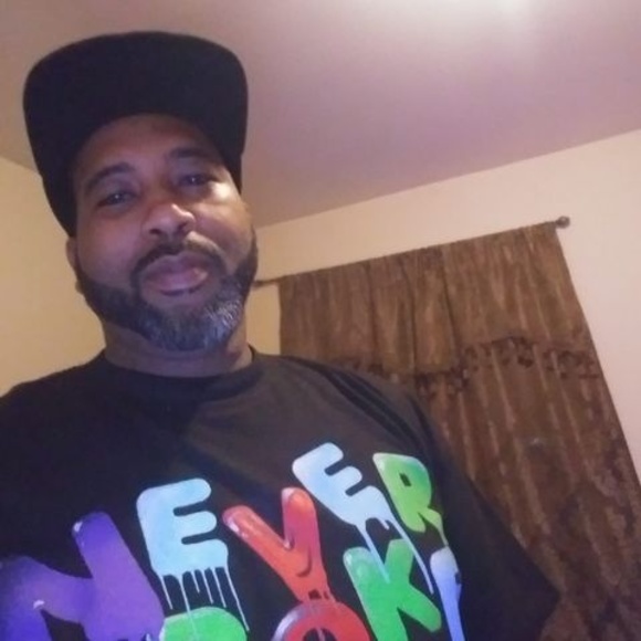 Profile Picture of Chris Hendricks (@chrishendric208) on Poshmark