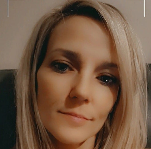 Profile Picture of Rachael Mock (@rachaelmock) on Poshmark