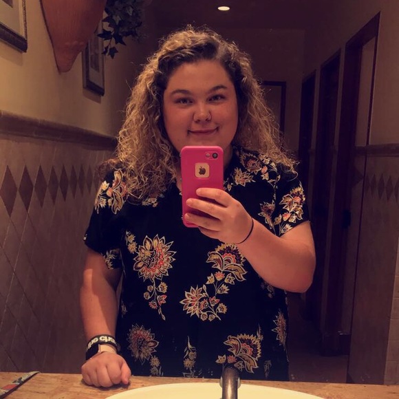 Profile Picture of Kennedy Prorock (@kennedyprorock) on Poshmark