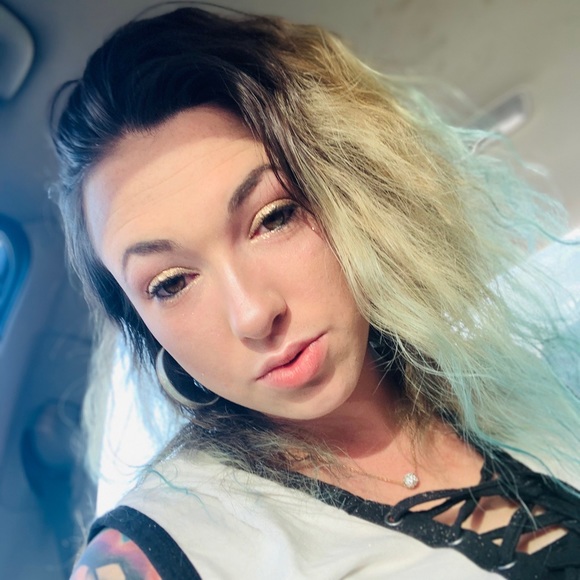 Profile Picture of Brittany Biggs (@brittanyb0420) on Poshmark