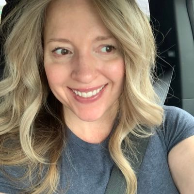 Profile Picture of Hanna Basham (@datacontessa) on Twitter