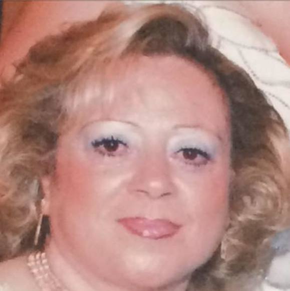 Profile Picture of Nouna Yazdi (@nounayazdi) on Poshmark