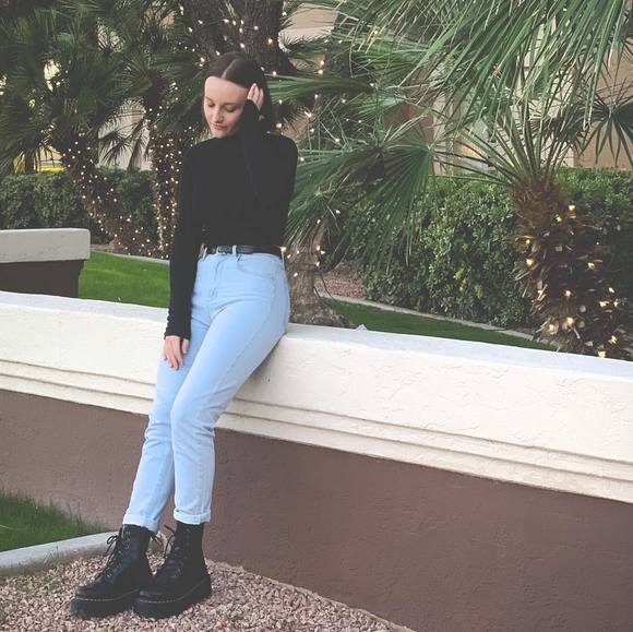 Carley Tuckmantel - Poshmark Profile Picture of Carley Tuckmantel (@carlsjean) on Poshmark