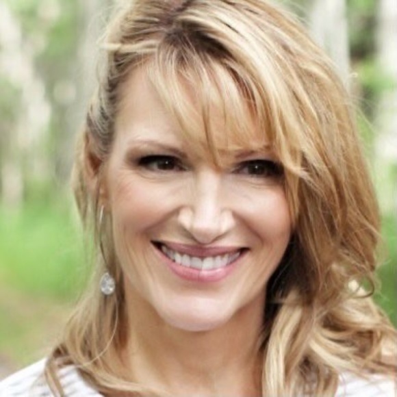 Profile Picture of Kathy Sawchuk (@kathyrbush) on Poshmark