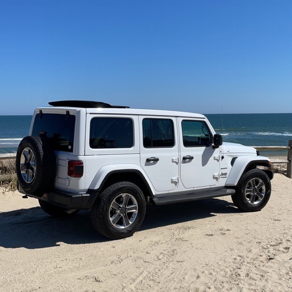 Profile Picture of Robert Bambrick (@rob22281) on Poshmark