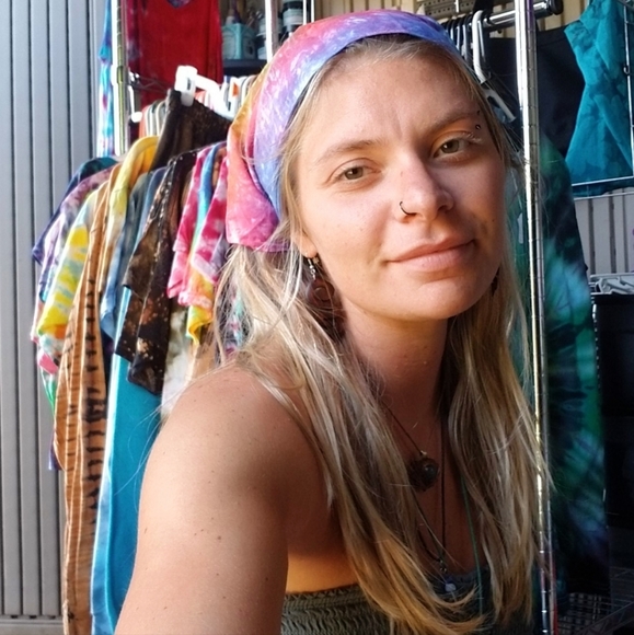 Profile Picture of Camdyn Morgillo (@camdynmorgillo) on Poshmark