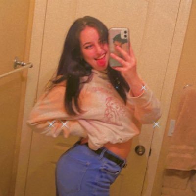 Profile Picture of cassidy marie 🌻 (@heyoits_cass) on Twitter