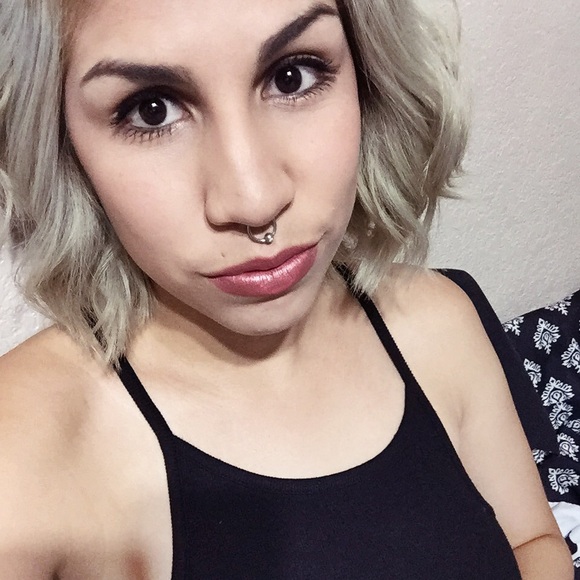 Profile Picture of Savannah Ryan (@xosaav) on Poshmark