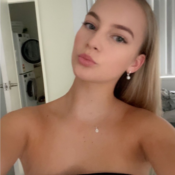 Profile Picture of Abigail Vickers (@abivickers) on Poshmark