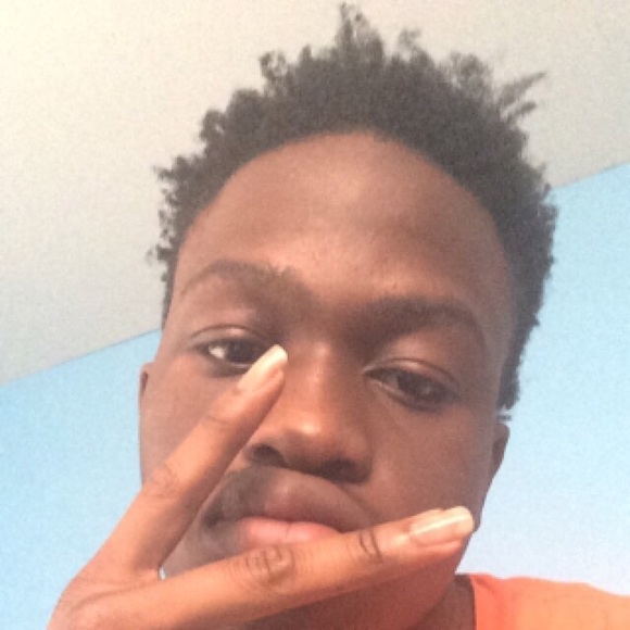 Profile Picture of Frank Appiah (@frankohh) on Poshmark