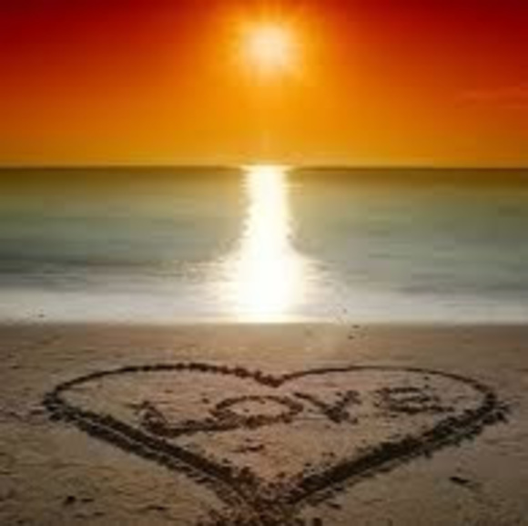 Profile Picture of Sarah Murawsky (@sarahmurawsky) on Poshmark