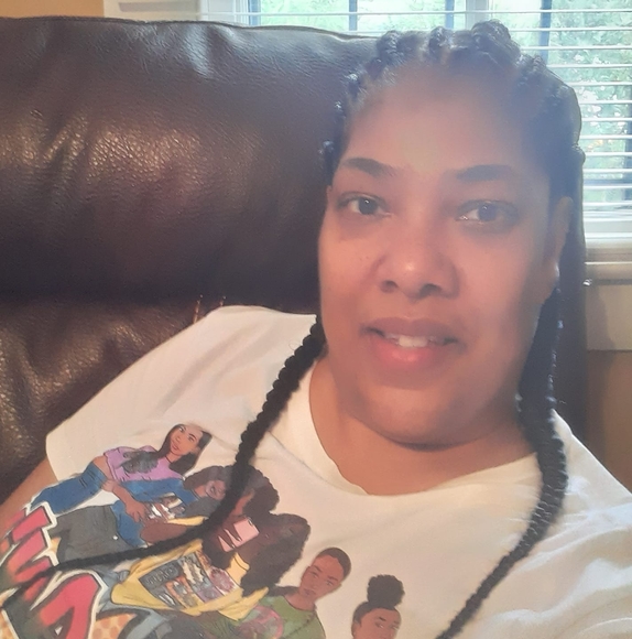 Profile Picture of Paula Beer (@paulabeer) on Poshmark