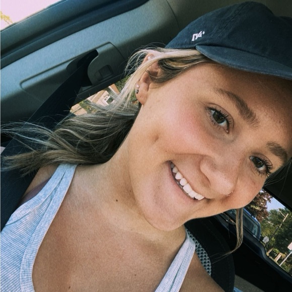 Hayden Rempfer - Poshmark Profile Picture of Hayden Rempfer (@hayden_mae) on Poshmark