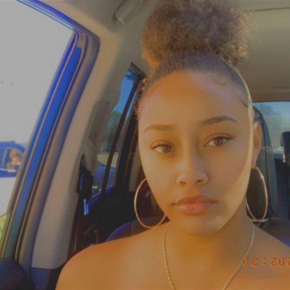 Profile Picture of Simone Moore (@s_moore14) on Poshmark