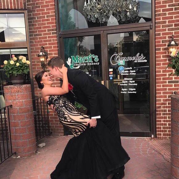 Profile Picture of Kenny Derucki (@kderucki) on Poshmark