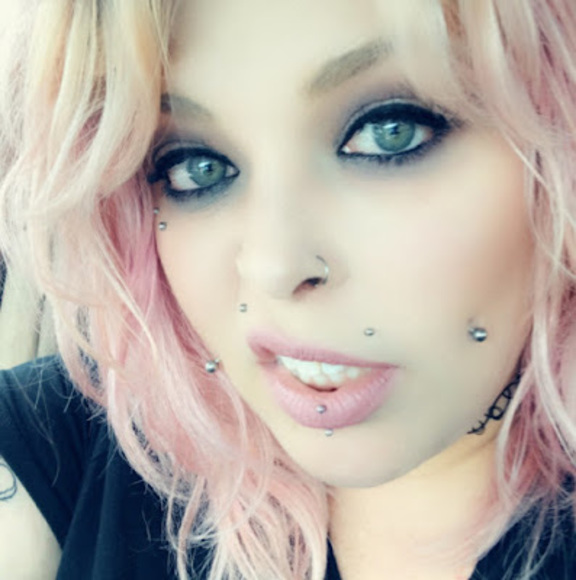 Profile Picture of Ashellie Fissell (@icequeenswagx3) on Poshmark