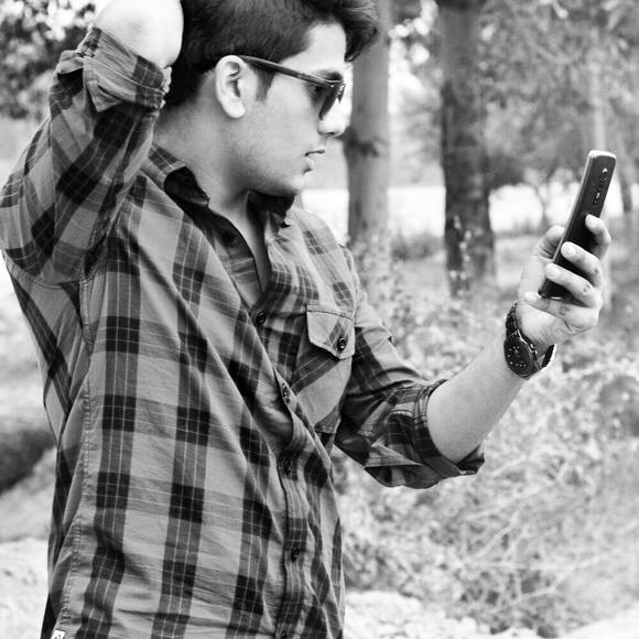 Profile Picture of Omar Shaikh (@umerfarooq731) on Poshmark