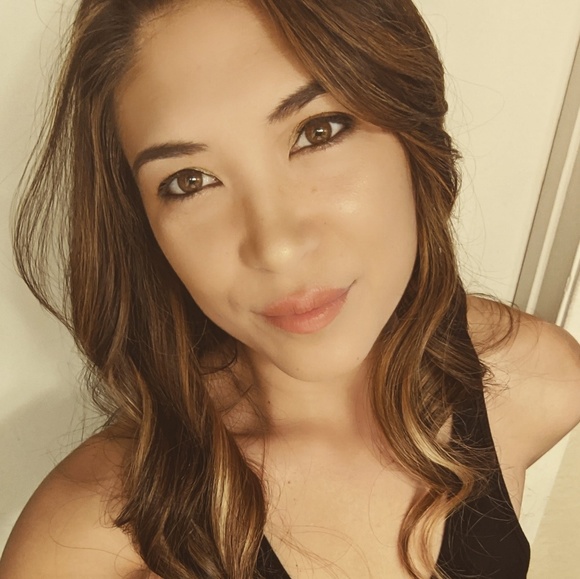 Profile Picture of Charlene Hansen (@beezlebirds) on Poshmark