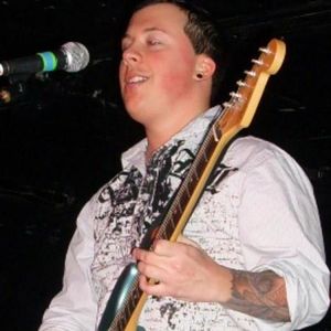 Profile Picture of Cassandra Fagan (@eatyoureyeswithglamor) on Myspace