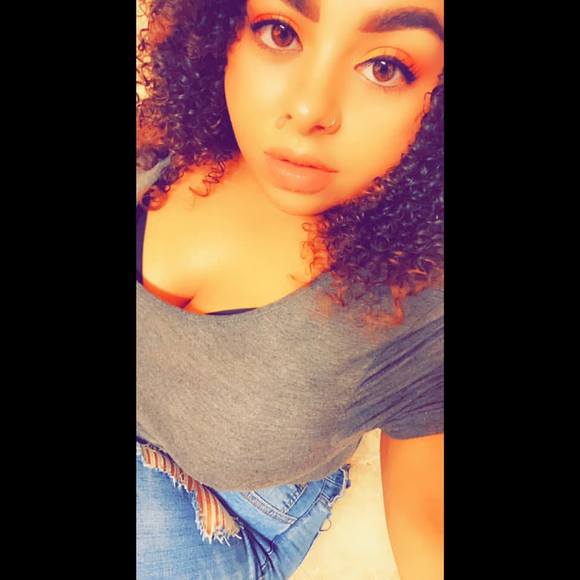 Profile Picture of Keisha Calles (@aniniv24) on Poshmark