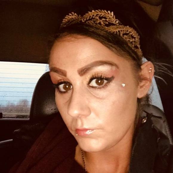 Profile Picture of Katelin Detillion (@kated3135) on Poshmark