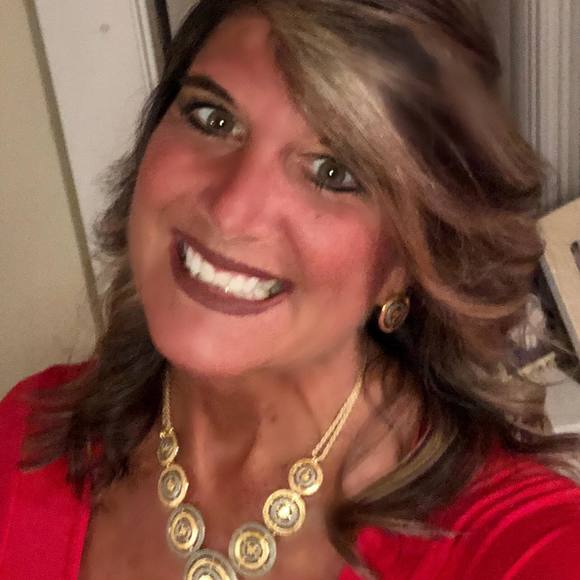 Profile Picture of Janet Serluca- schermerhorn (@janetserluca958) on Poshmark