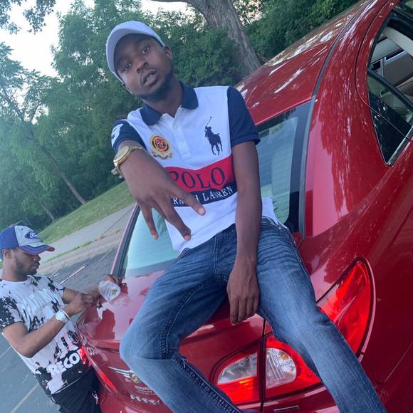 Profile Picture of Malik Malik (@malikraashad77) on Poshmark