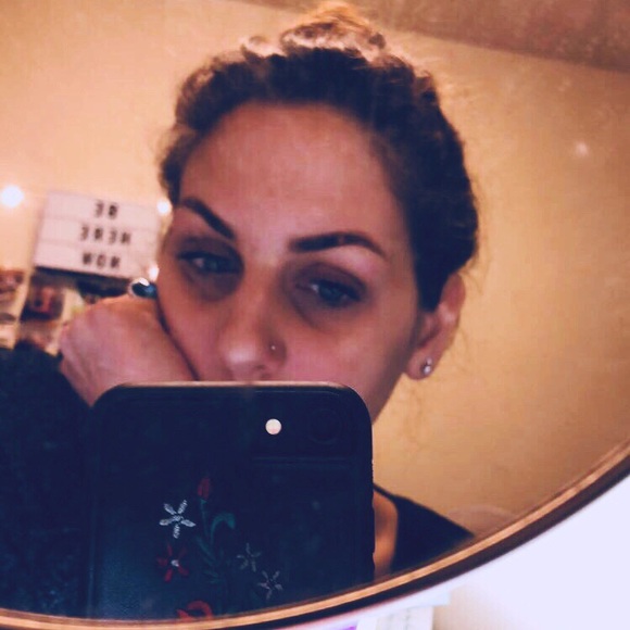 Kay Boemmels - Poshmark Profile Picture of Kay Boemmels (@kayboemmels) on Poshmark