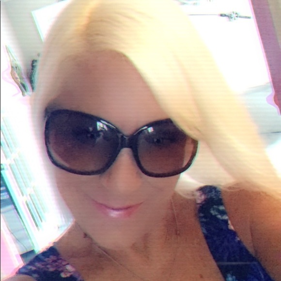 Profile Picture of Kelly Marciszewski (@kmarciszewski) on Poshmark