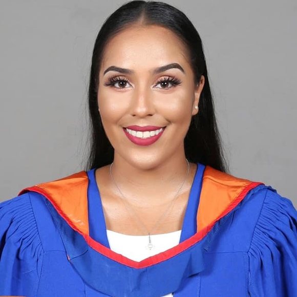 Profile Picture of Nikita Khouri (@niki_k94) on Poshmark