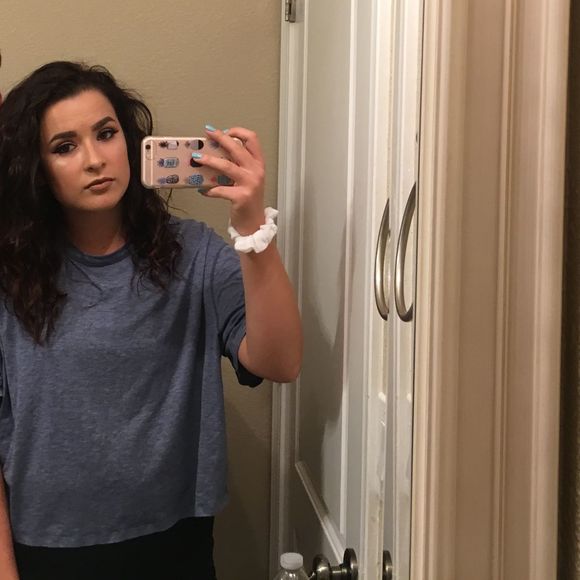 Profile Picture of Katelyn Steele (@katelynsandraa) on Poshmark