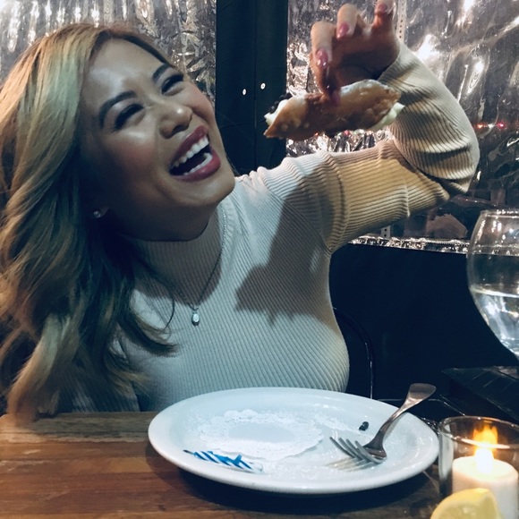 Profile Picture of Crizza Ignowski (@iggycs) on Poshmark