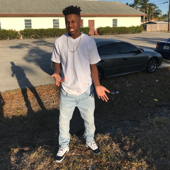 Profile Picture of Omarreon Fulton (@omarreon) on Poshmark