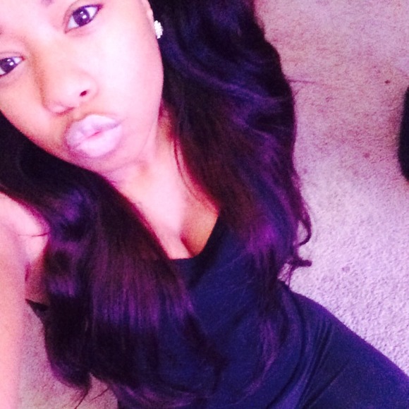 Profile Picture of Mikole Beaulieu (@mikoleab) on Poshmark