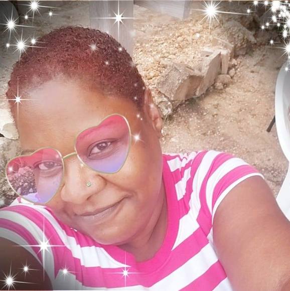 Profile Picture of Pauline Worrell (@worrellp) on Poshmark